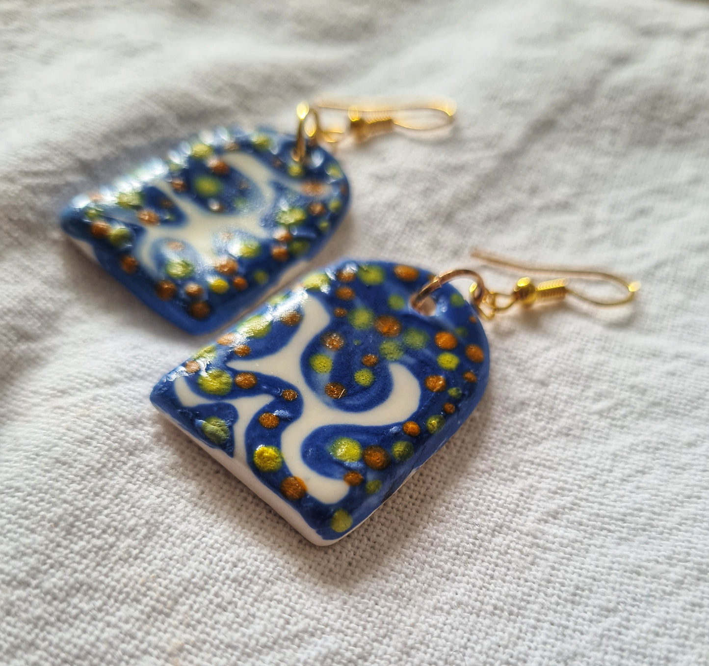 Swirls and dots earrings