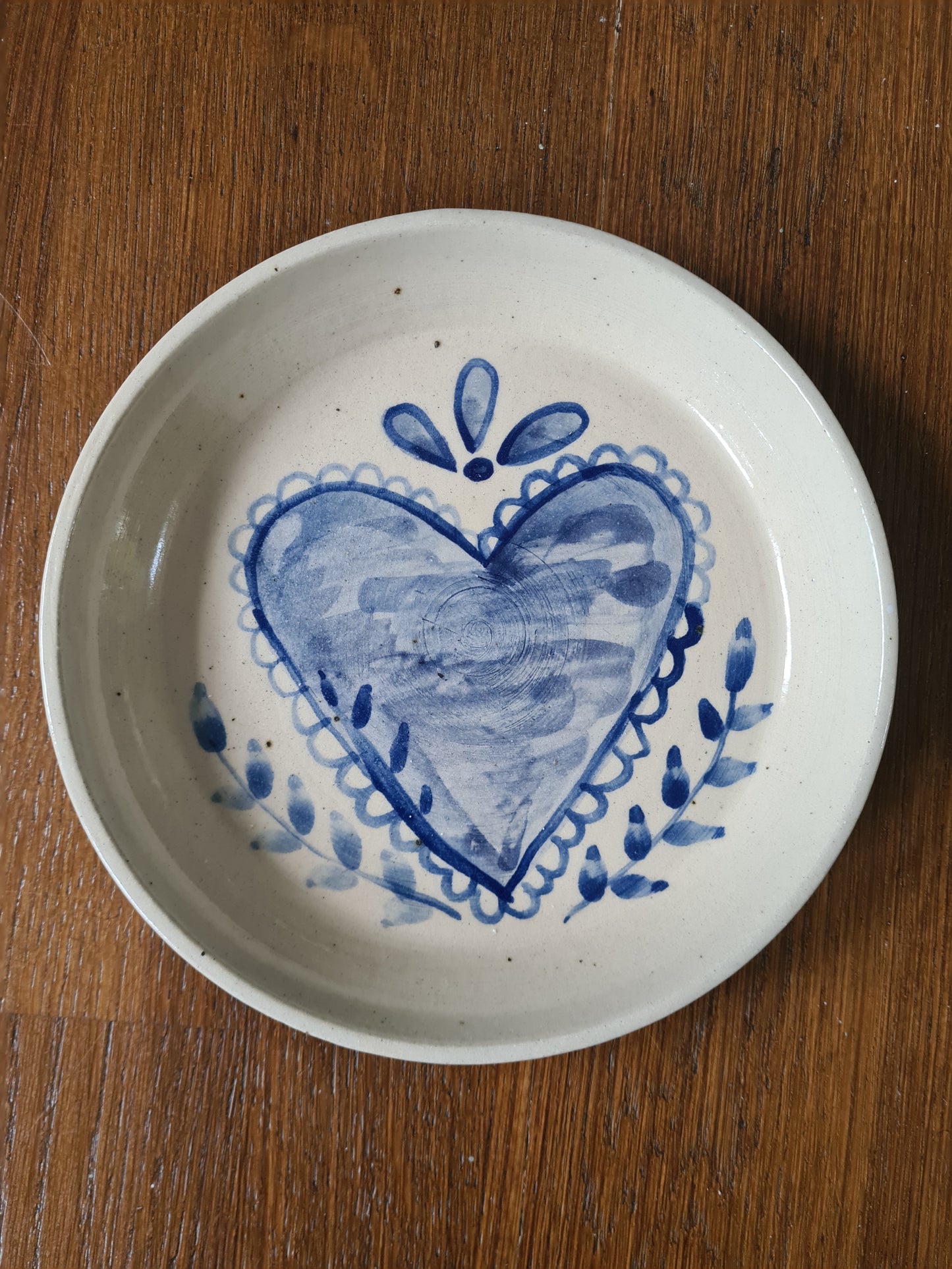 Folk heart plate