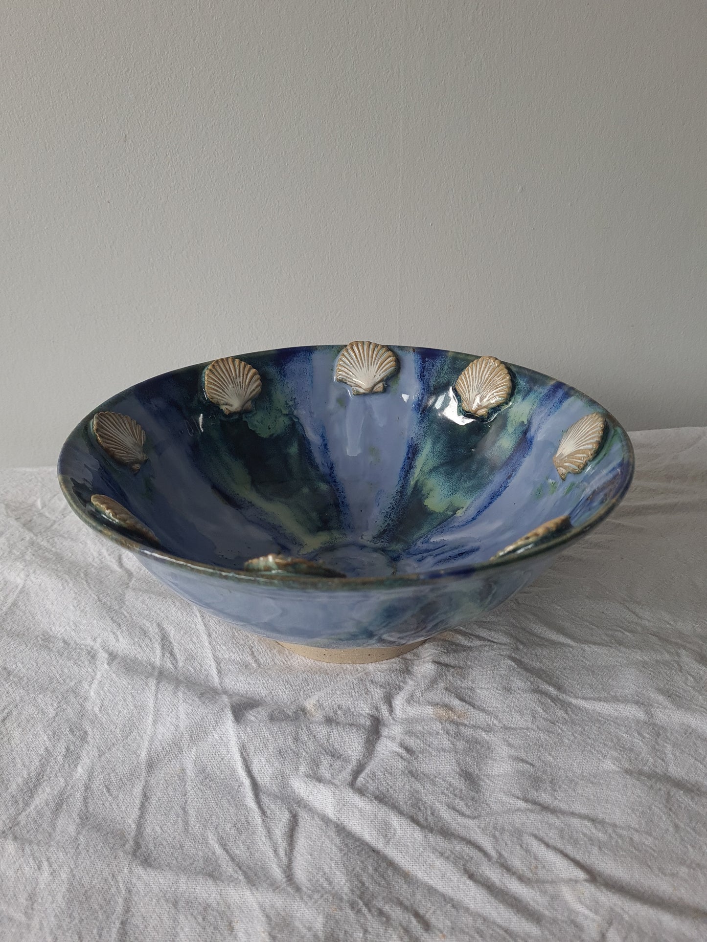 Shell serving bowl