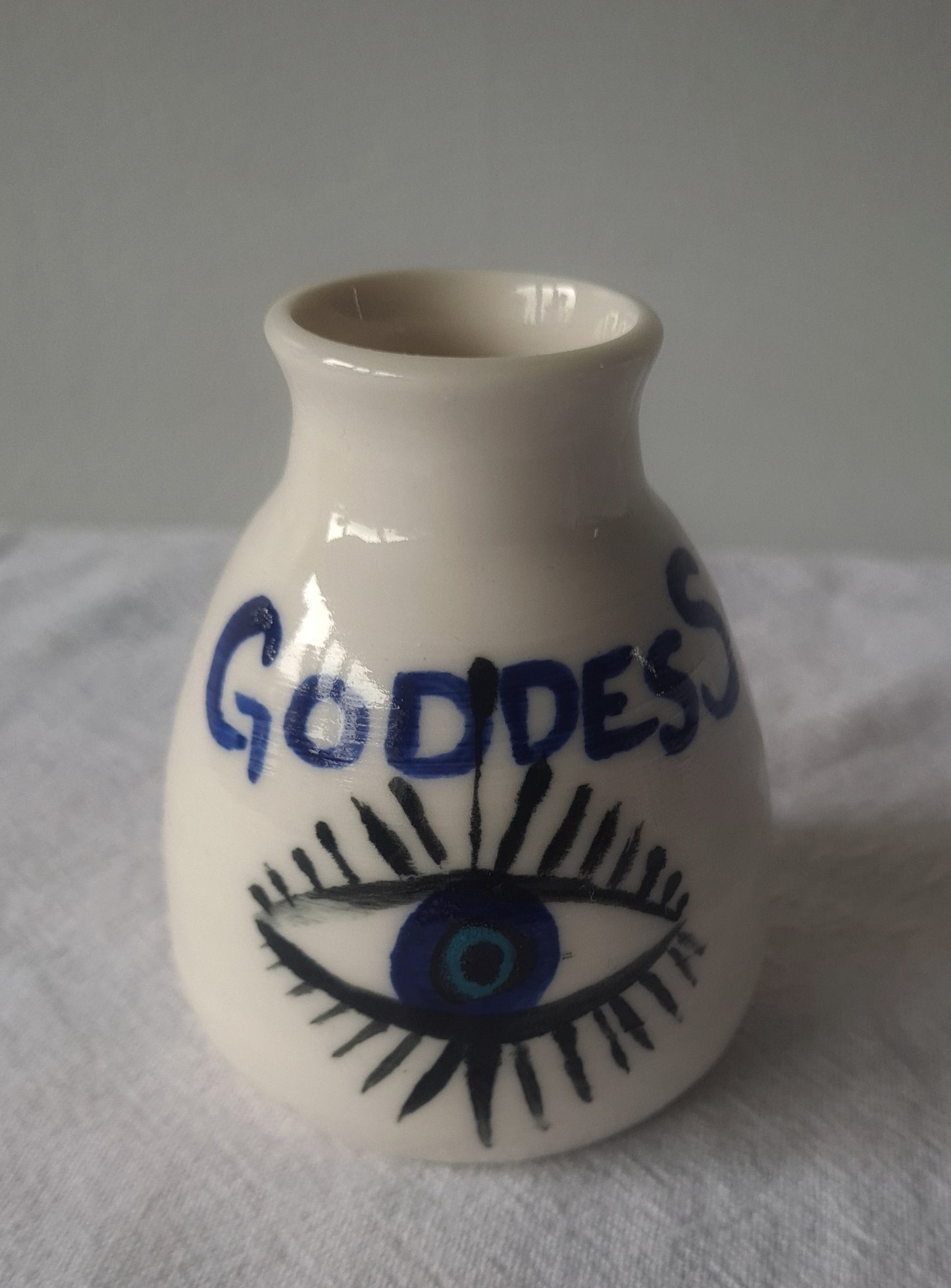 Goddess vase (narrow)