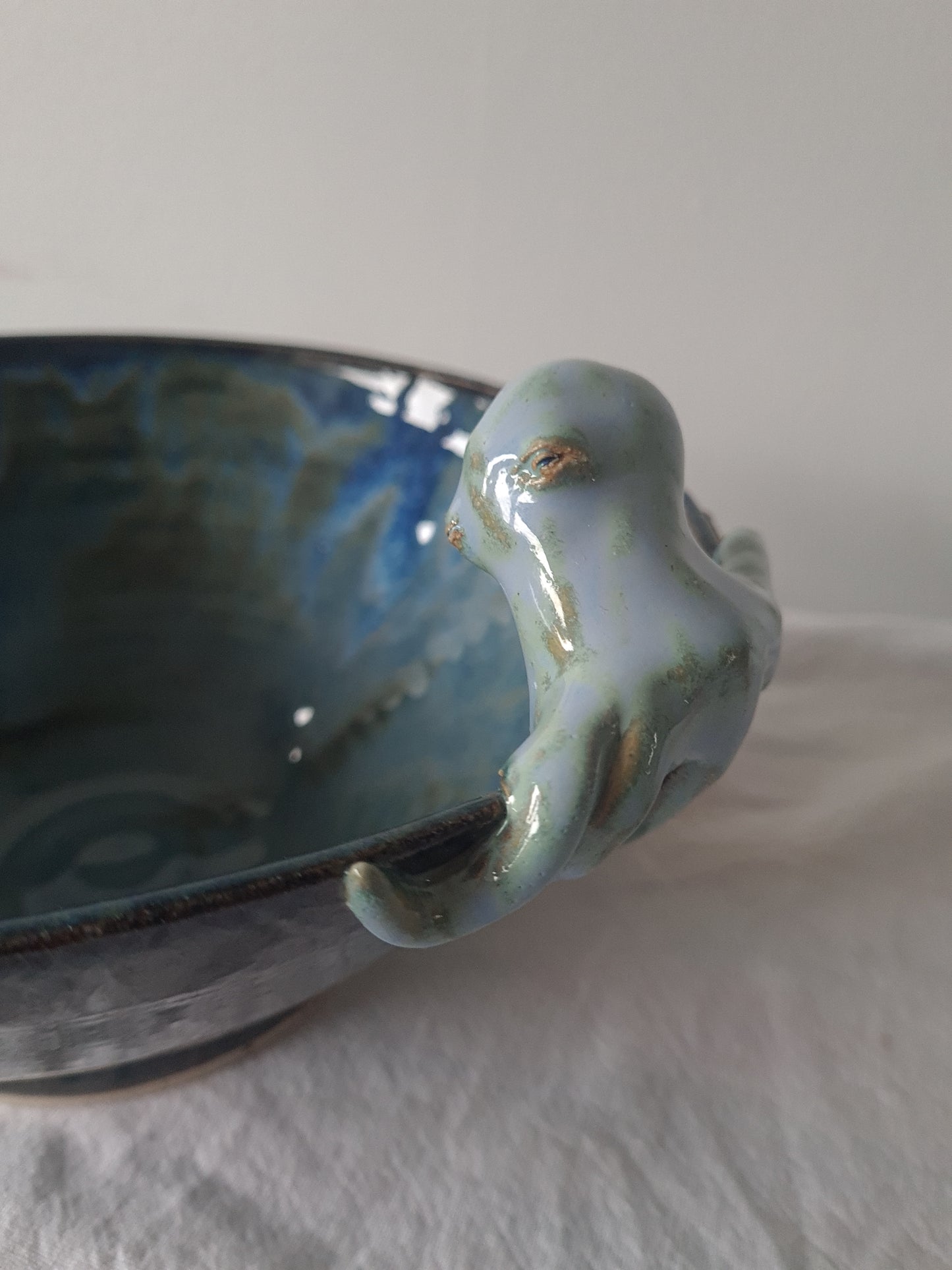 Octopus serving bowl