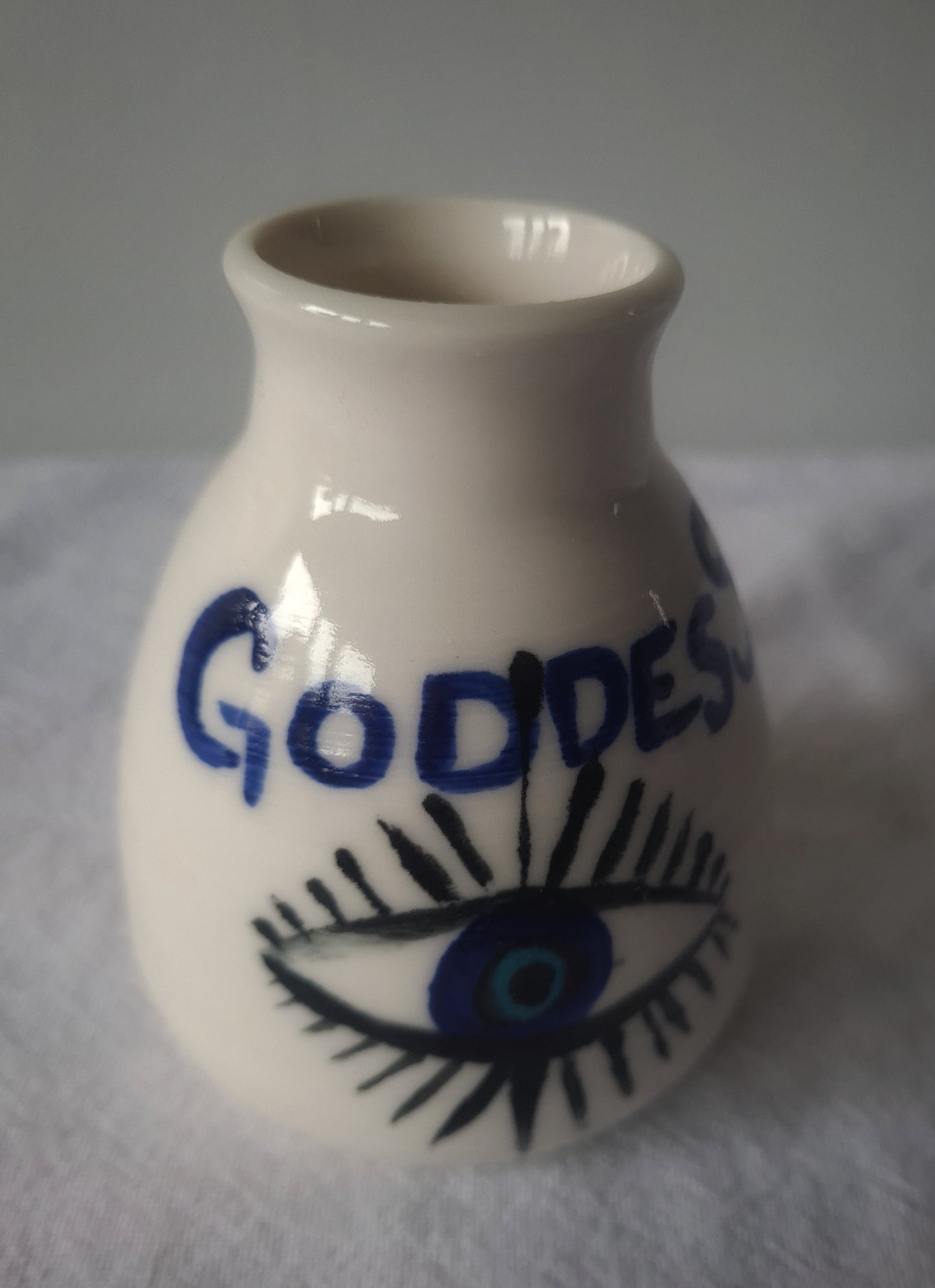 Goddess vase (narrow)