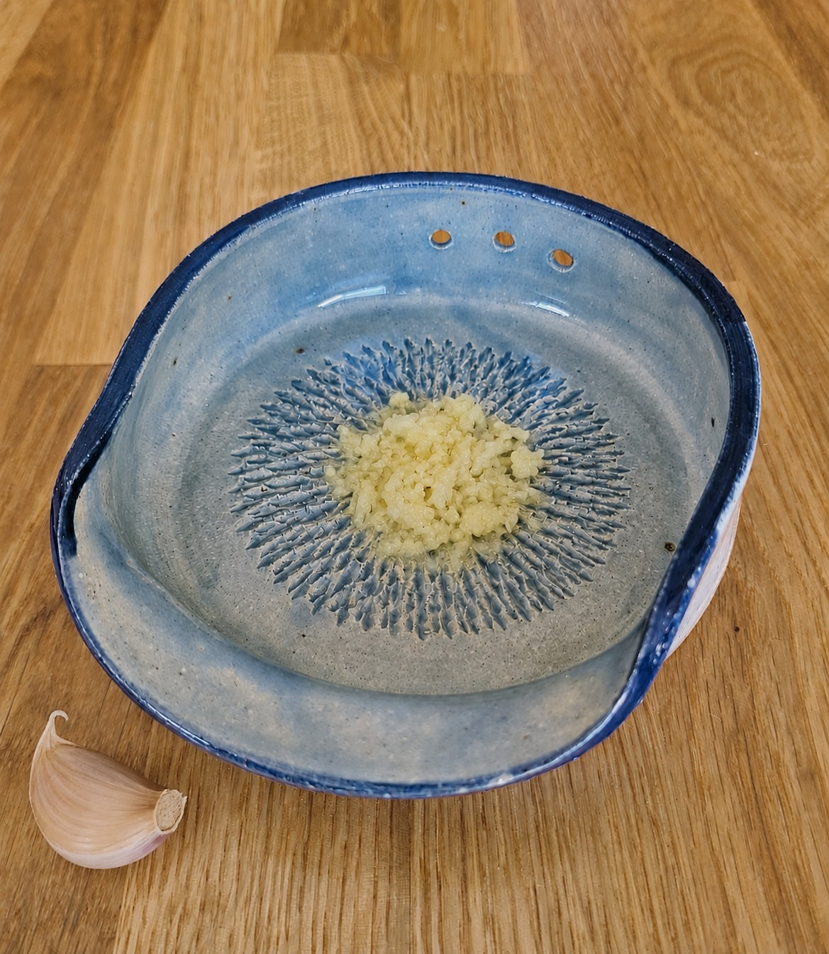Ginger/garlic grater, spoonrest