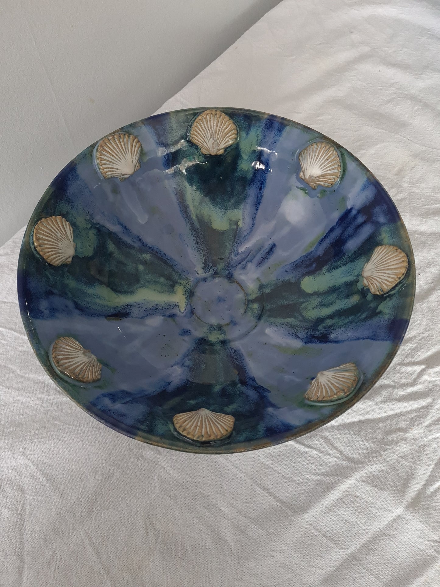 Shell serving bowl