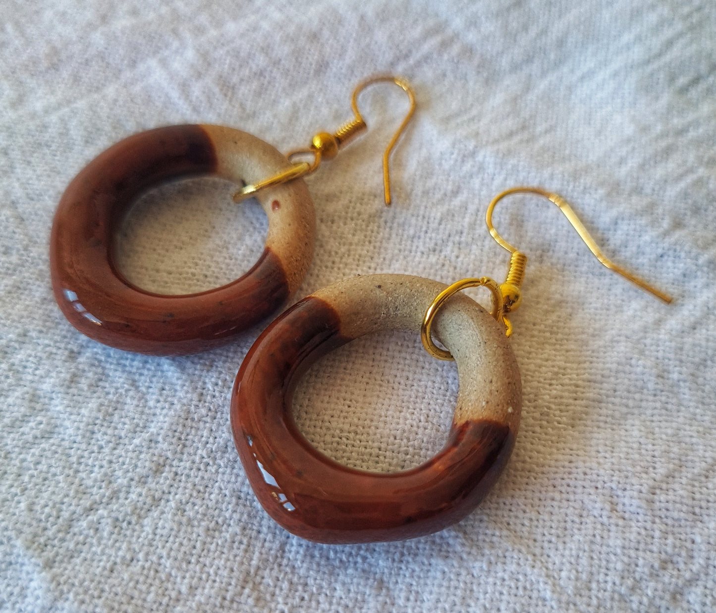 Small ceramic rings (rust)