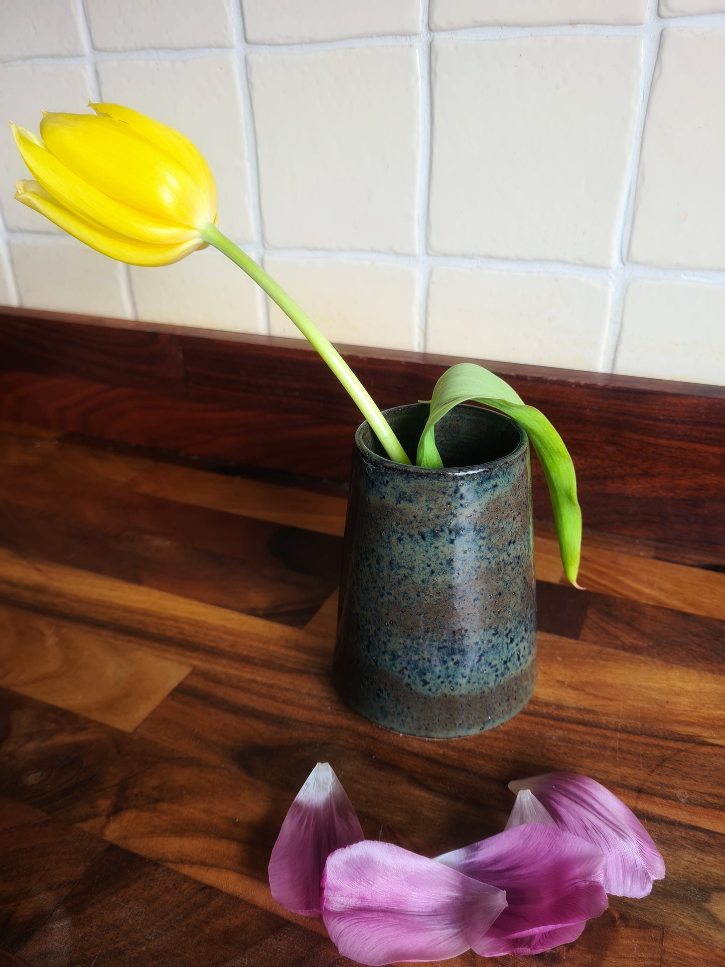 Storm conical vase