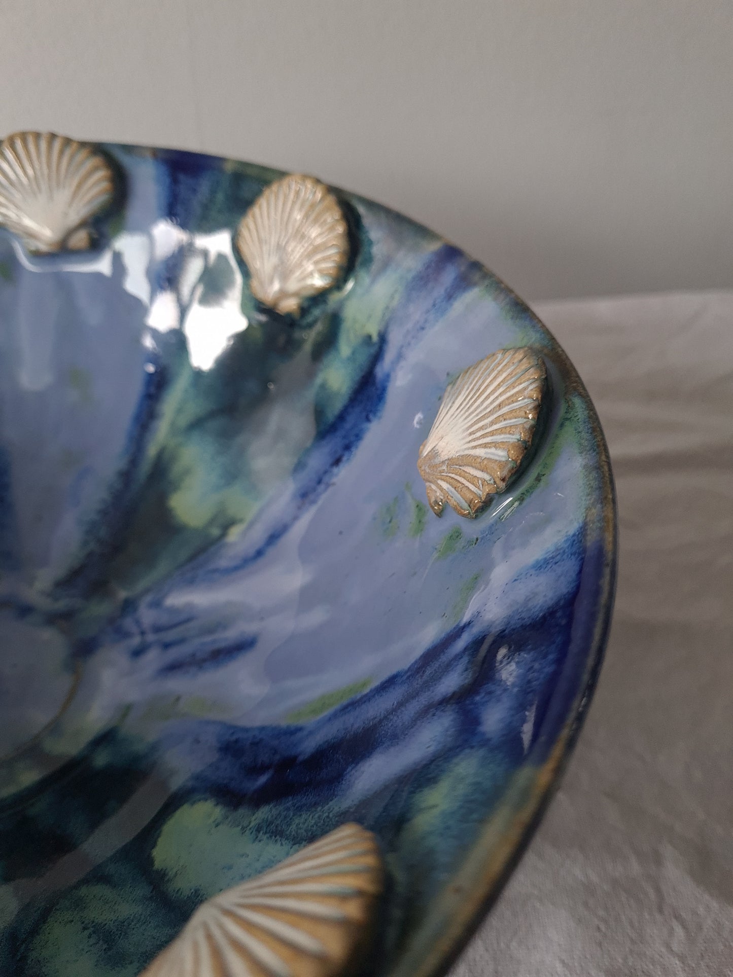 Shell serving bowl