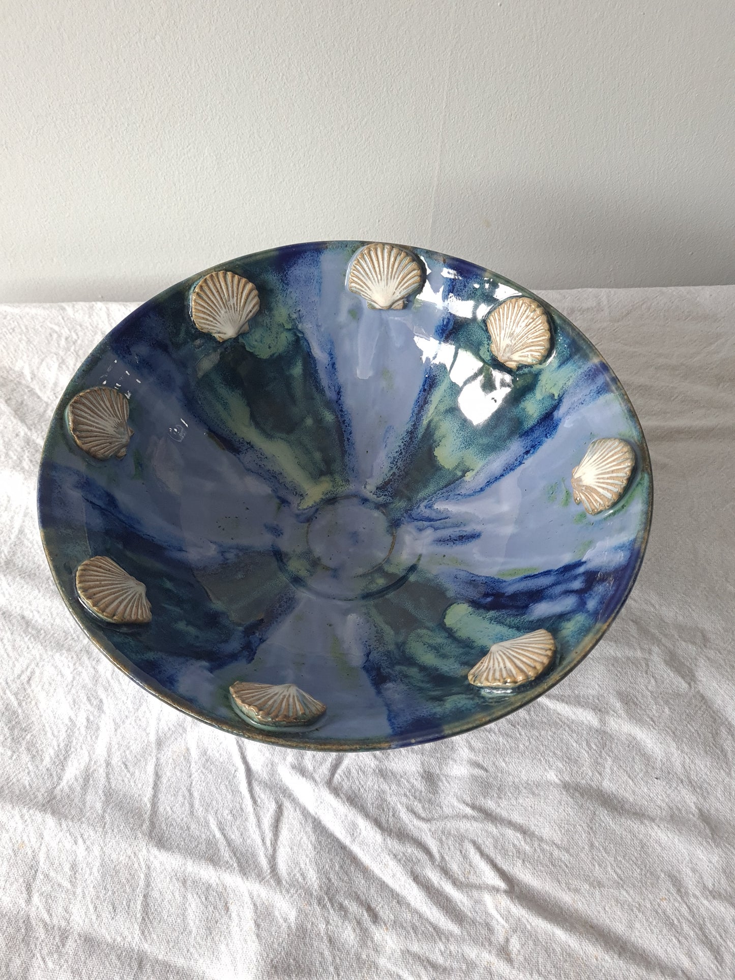 Shell serving bowl