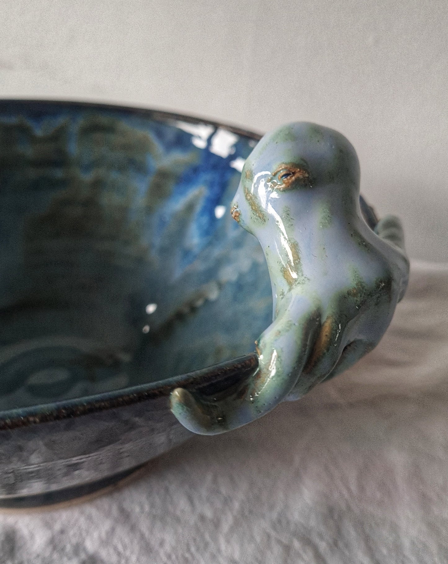 Octopus serving bowl